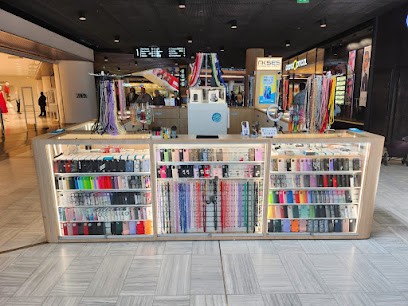 AKSES Westfield Les 4 Temps - Réparation Et Accessoires Téléphone Paris La Défense - Puteaux, Atelier de Réparation de Téléphone à Puteaux